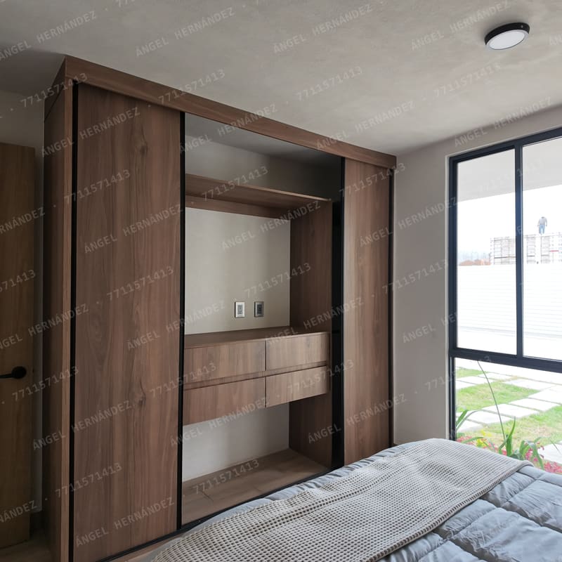 Recámara principal con espacio para cama matrimonial en Creta Planta Baja, Basalto
