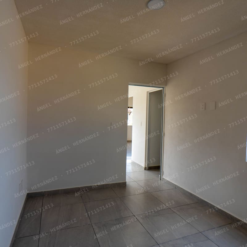 Tercera recámara con closet empotrado en planta alta de Málaga