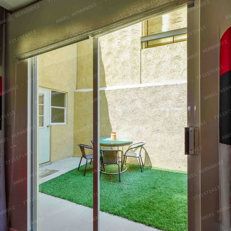 Medio baño de visitas en planta baja de modelo Pontevel, Pachuca