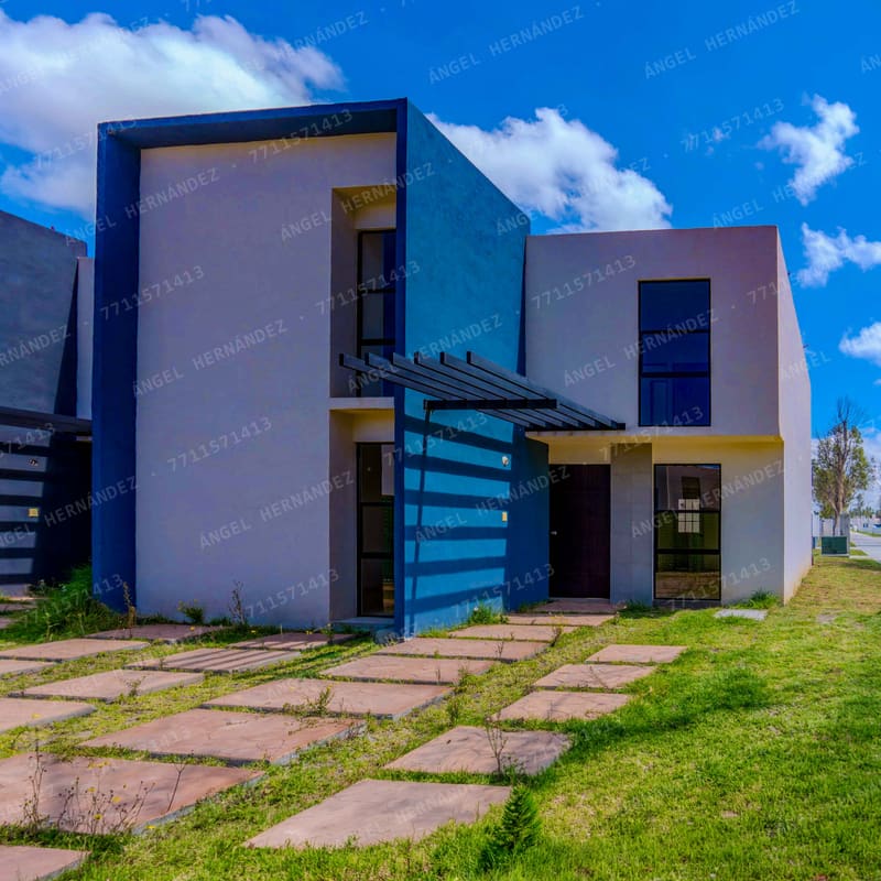Fachada frontal horizontal en esquina del modelo Piamonte, Rinconada La Joya