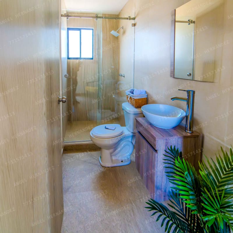 Baño completo con cancel y azulejo en modelo Pompeya