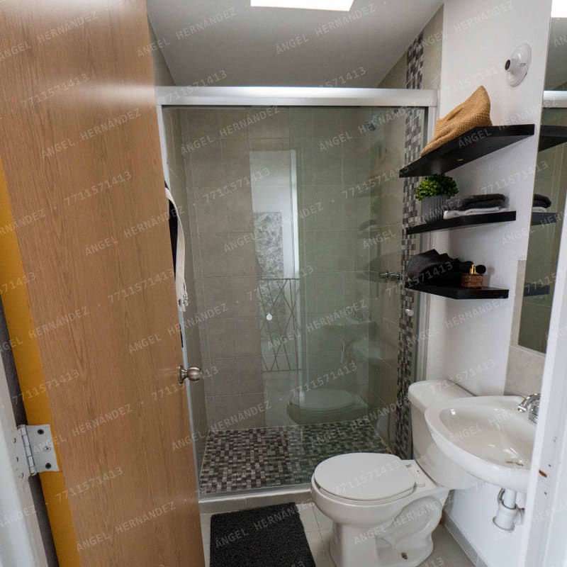 Baño completo de planta alta en modelo Lyon, Mineral de la Reforma